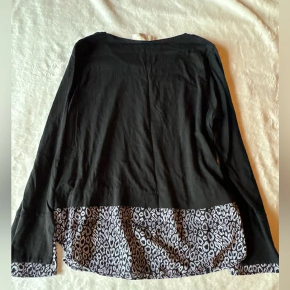 Michael Kors Black & White Animal Print Long Sleeve Top Womens Large - Picture 3 of 3